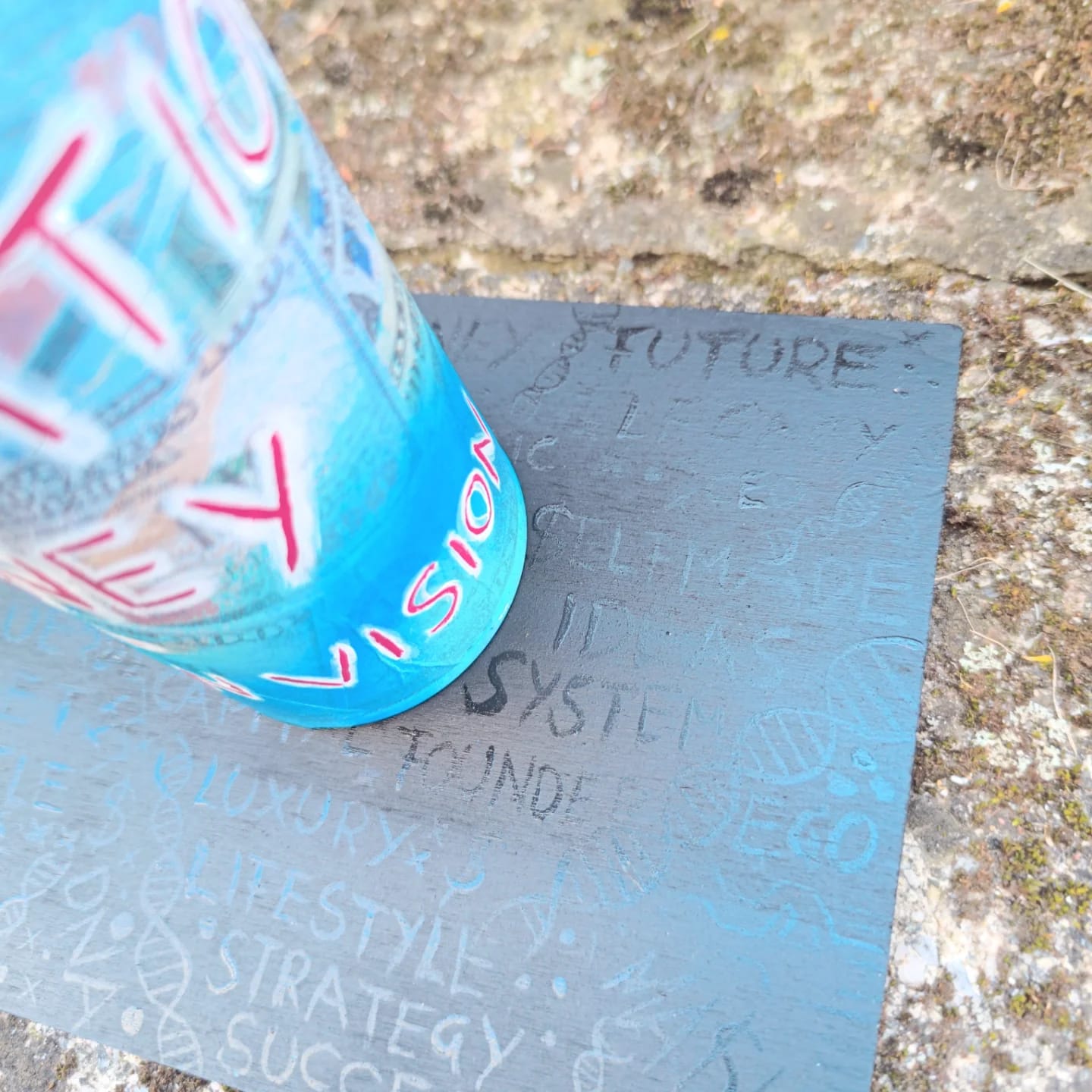 World's first DNA Art Spraycan |Generation Money | Popart Sculpture